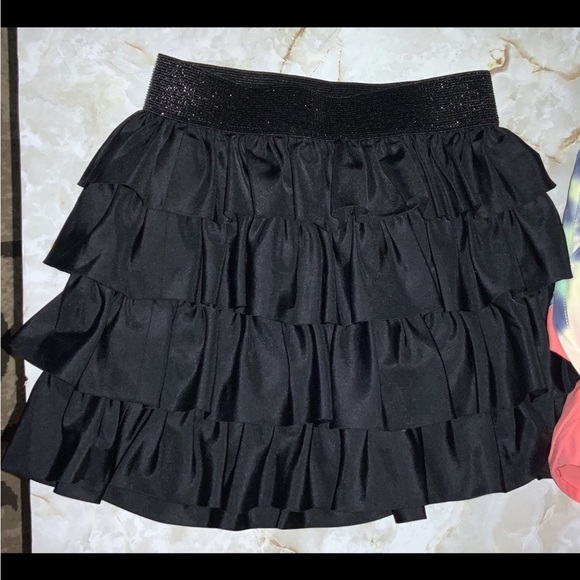 Ralph Lauren girls size 6 black ruffle skirt preloved/Eddie Bauer shorts - Picture 2 of 5